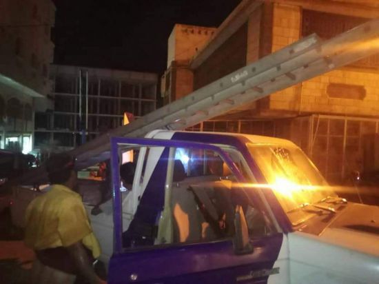 أطقم "العاصفة" تساند أعمال صيانة الكهرباء بعدن