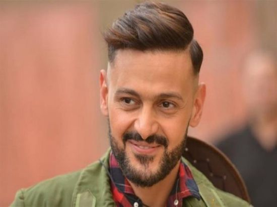 "أجمل فانز في العالم".. رامز جلال يحتفل بوصوله لـ 7 مليون متابع على انستجرام