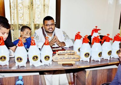 "انتقالي غيل باوزير" يدعم مساجد المديرية بمعدات رش تعقيمية (صور)