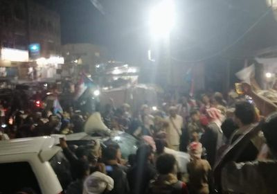 أهالي أبين يخرجون لتأييد "الإدارة الذاتية"