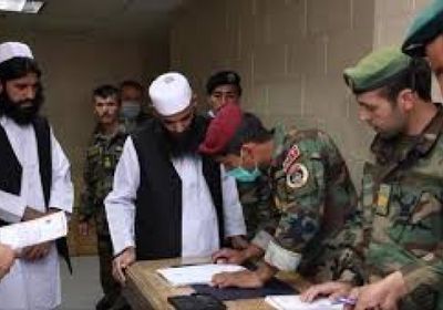 الحكومة الأفغانية تفرج عن 98 سجيناً من طالبان