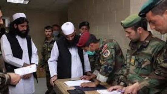 الحكومة الأفغانية تفرج عن 98 سجيناً من طالبان