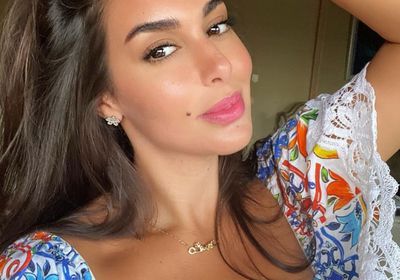 ياسمين صبري تشارك جمهورها بصوة نادرة من طفولتها