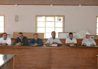 اجتماع في صيرة لبحث آليات مكافحة الأوبئة (صور)