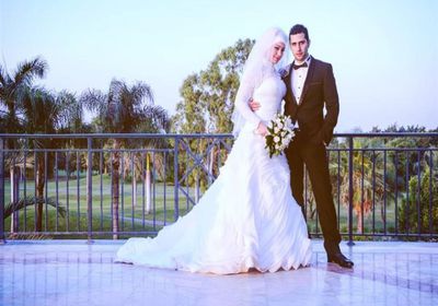 علي الطيب يحتفل بعيد ميلاد زوجته