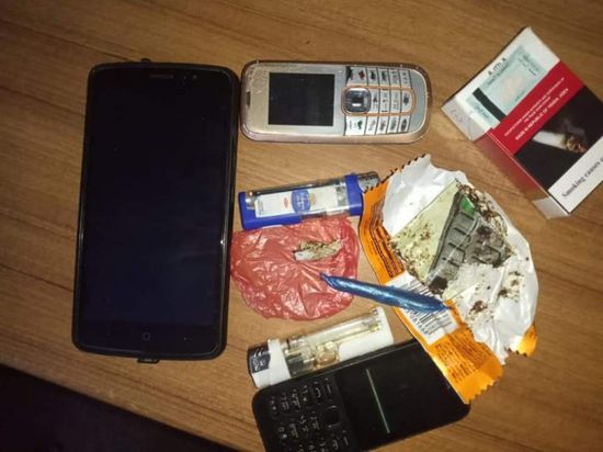 القبض على تاجر حشيش ومتعاطيين بالمكلا