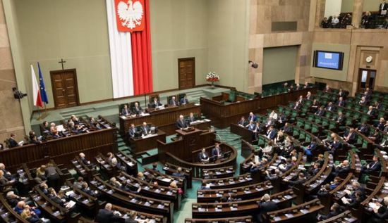 مجلس الشيوخ البولندي يرفض مشروع قانون لإجراء الإنتخابات الرئاسية بالتصويت البريدي