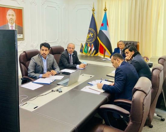 الانتقالي يبحث مع غريفيث آخر تطورات كورونا