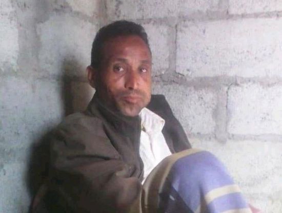 طقم حوثي يتسبب بمقتل وإصابة 3 أشخاص بتعز