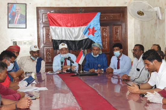 بالصور.. "انتقالي حضرموت" يوزع مستلزمات طبية بـ32 مليون ريال