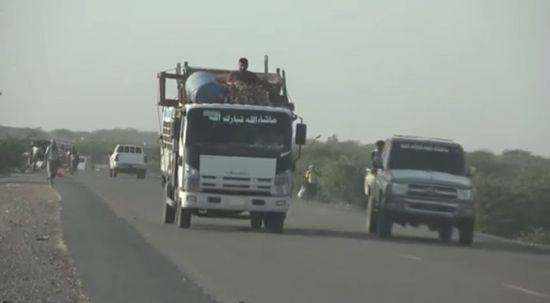 الحوثيون يجبرون المواطنين على النزوح من الحديدة (فيديو)