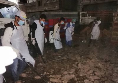 بالصور.. "رش رذاذي" في ردفان لمواجهة بؤر البعوض  