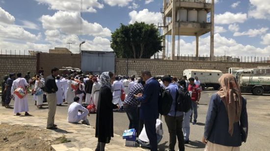 "الصليب الأحمر": مستلزمات وقاية من كورونا بأماكن الاحتجاز