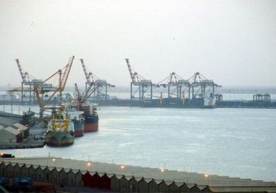 منع "التاج الخاص" من مغادرة ميناء الزيت (وثيقة)