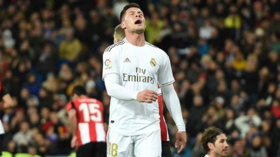 ريال مدريد يعلن إصابة لاعبه لوكا يوفيتش بكسر في مفصل القدم اليمنى