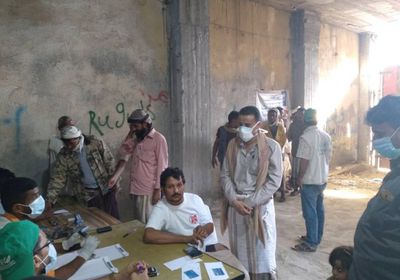 "رئيس انتقالي مسيمير لحج" يتابع صرف الحوالات الطارئة