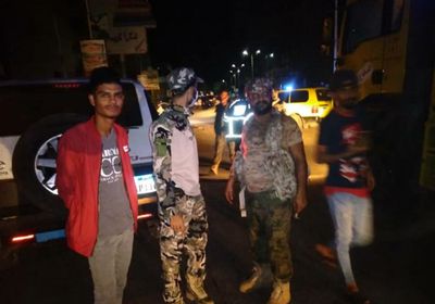 حملة لتعقيم شوارع كريتر للحد من "كورونا"