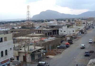 مشائخ سقطرى يطالبون بإقالة محروس ومنع الاستحداثات الأمنية