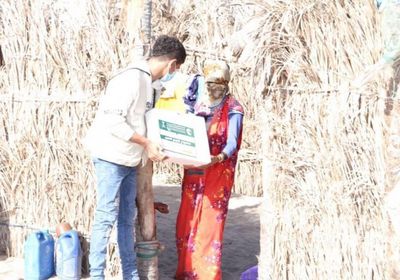 "سلمان للإغاثة" يوزع تمورا في التحيتا