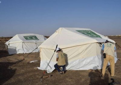 سلمان للإغاثة: مواد إيواء للنازحين إلى مأرب