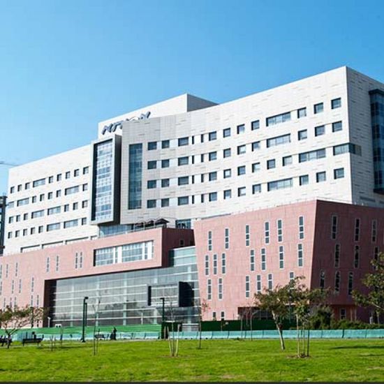  وقوع عملية طعن في مدخل مستشفى شيبا شمال تل أبيب