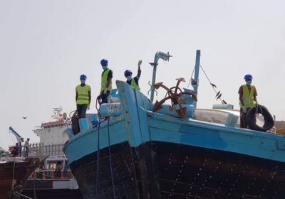 استعداداً للعيد.. وصول سفن مُحملة بالماشية إلى المكلا