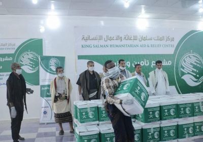 توزيع 2140 سلة غذاء في شبوة