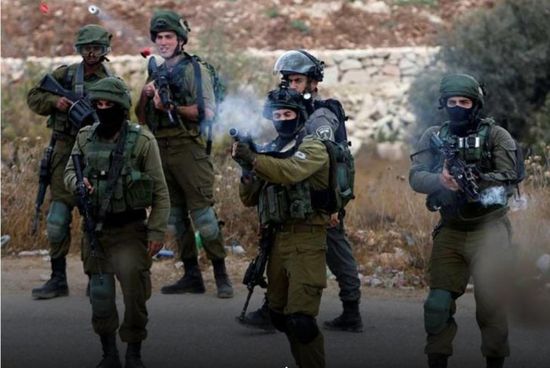الاحتلال الإسرائيلي يعتقل ثلاثة فلسطينيين من محافظة نابلس