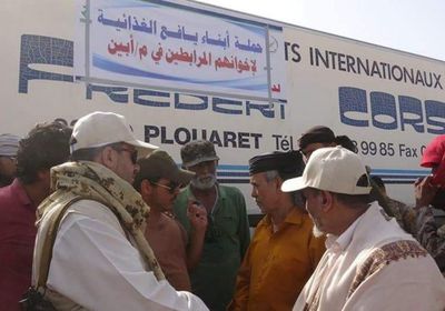 يافع توجه قافلة أغذية للقوات الجنوبية بجبهة الشيخ سالم (صور)