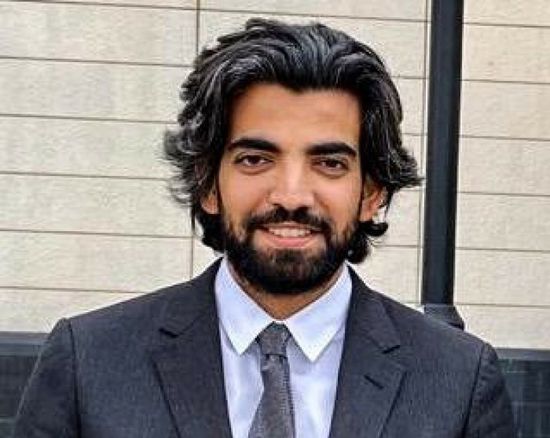 البيض يطلع دبلوماسيين أوروبيين على خروقات الإخوان