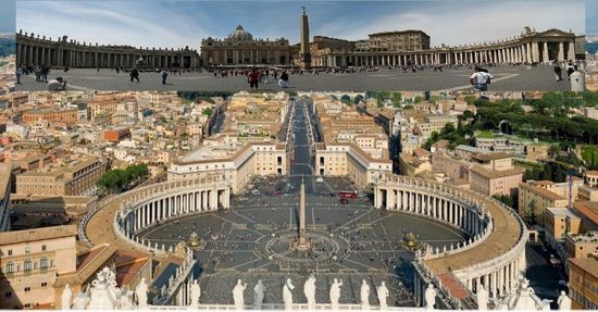  الفاتيكان يعلن إعادة فتح ميدان القديس بطرس أمام السياح  ‏