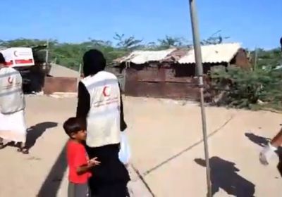 بالفيديو.. 1000 سلة غذائية من "الإمارات" لأهالي غيل باوزير