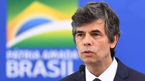 كورونا يدفع وزير الصحة البرازيلي للاستقالة
