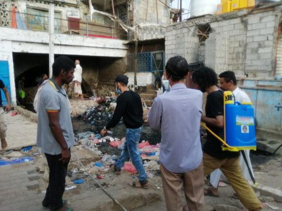 لمكافحة الأوبئة.. إزالة مخلفات الأمطار بصيرة (صور)