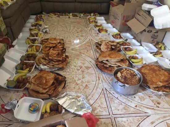تسيير أكبر قافلة إفطار شعبية لجبهات الضالع (صور)