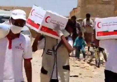 شاهد.. الإمارات تغيث أسر الضليعة بـ1000 سلة غذاء