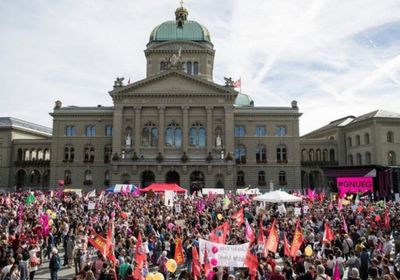 الشرطة السويسرية تُفرق تظاهرة ضد إجراءات كورونا