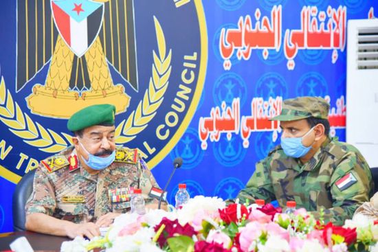 "الاستشارية العسكرية" تناقش تطورات العمليات في أبين