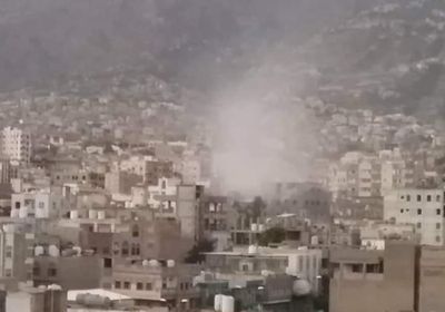مليشيا الحوثي تقصف أحياء سكنية بتعز