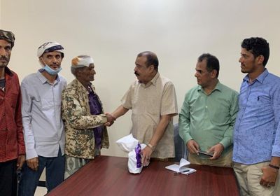 الانتقالي يكرم أحد أكبر المقاتلين سناً بجبهة شقرة