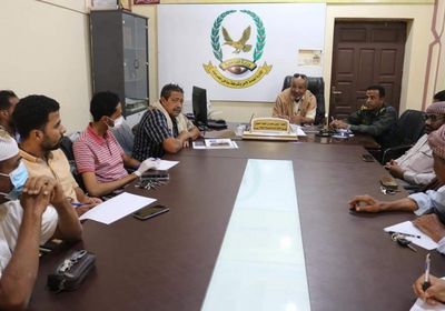 إجراءات صارمة لضبط باعة القات داخل أحياء المكلا  