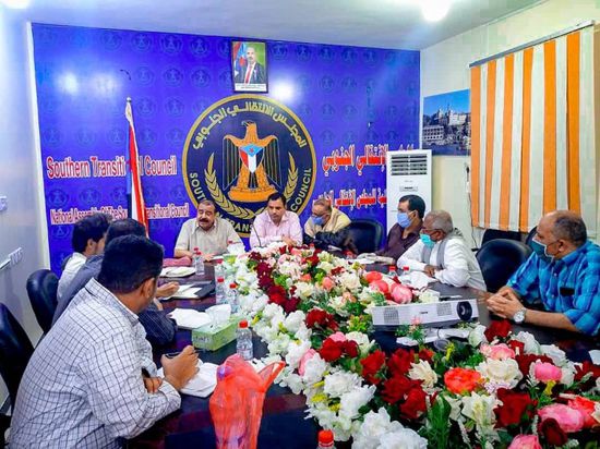 الإدارة الذاتية تبحث تأمين خدمات الكهرباء بعدن