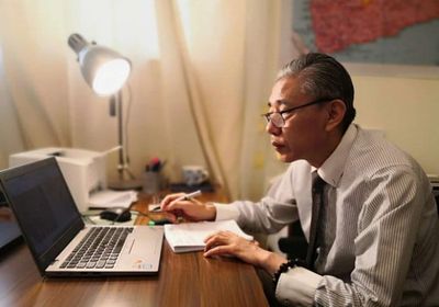 السفير الصيني يشيد بجهود غريفيث لوقف إطلاق النار