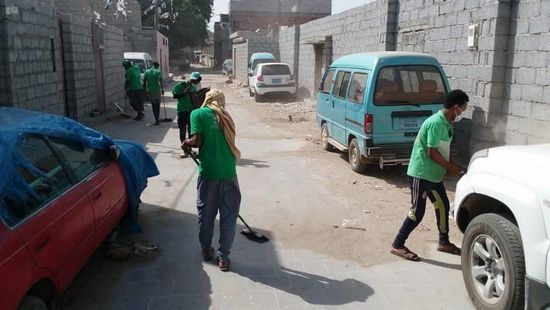 "سلمان للإغاثة" ينقل المخلفات من دار سعد والشيخ عثمان