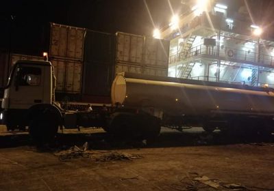 إخوان سقطرى يرفضون الإفراج عن شحنة "وقود مجاني"