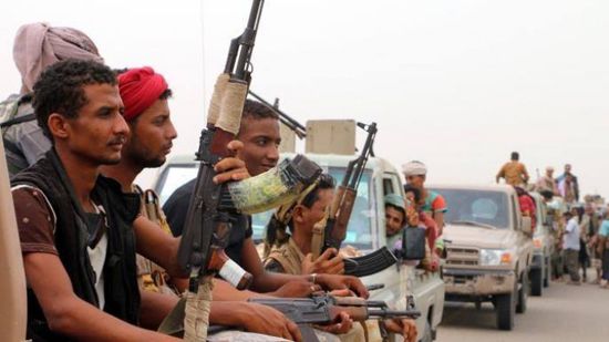 "الشرق الأوسط": الحوثيون يهددون المسافرين بالحجر لجمع "الإتاوات"