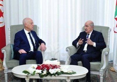 الرئيس الجزائري يناقش مع نظيره التونسي سبل تطوير العلاقات بين البلدين