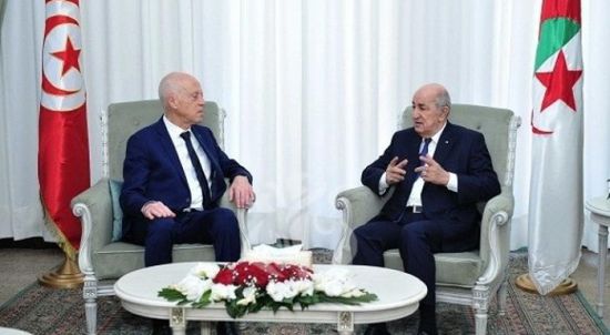 الرئيس الجزائري يناقش مع نظيره التونسي سبل تطوير العلاقات بين البلدين
