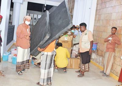 قدمتها الإمارات.. "الانتقالي" يمد "الشحر العام" بمستلزمات طبية