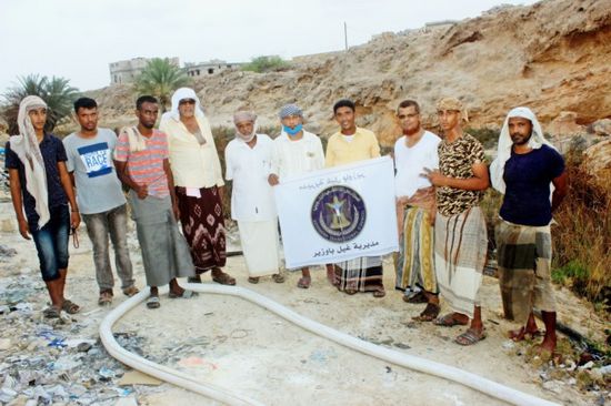 انتقالي غيل باوزير يواصل جهوده لإزالة المياه الراكدة (صور)